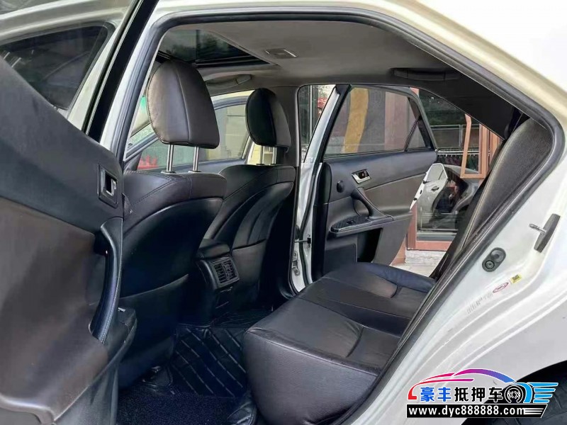 13年丰田锐志轿车抵押车出售