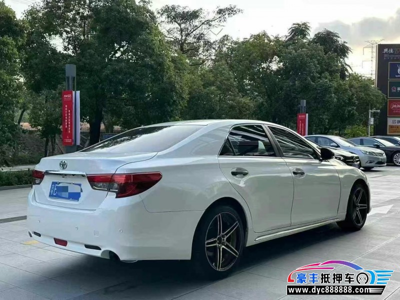 13年丰田锐志轿车抵押车出售