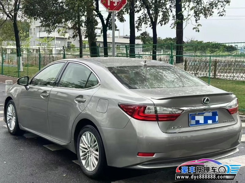 18年雷克萨斯ES轿车抵押车出售