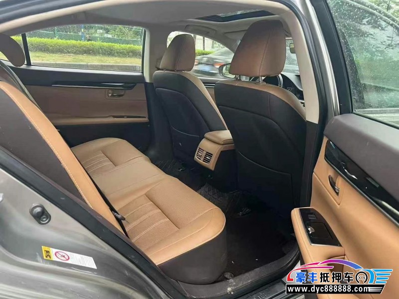 18年雷克萨斯ES轿车抵押车出售