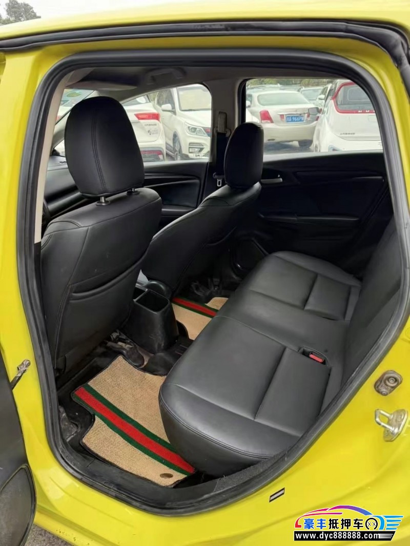 17年本田飞度轿车抵押车出售