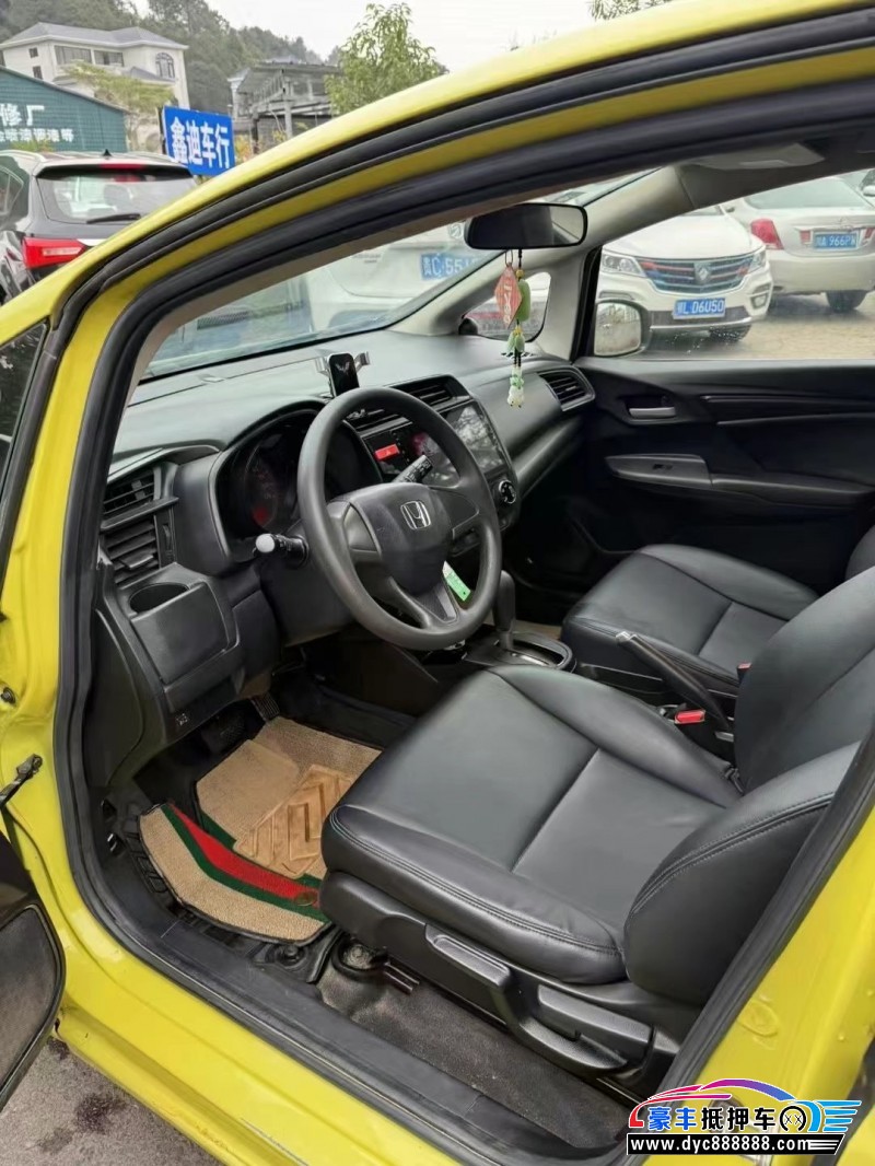17年本田飞度轿车抵押车出售