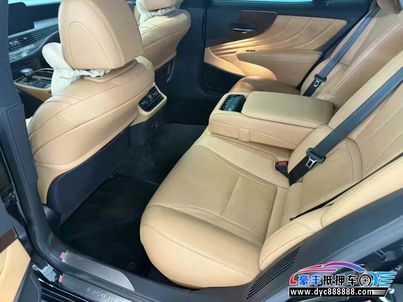 22年雷克萨斯LS轿车抵押车出售