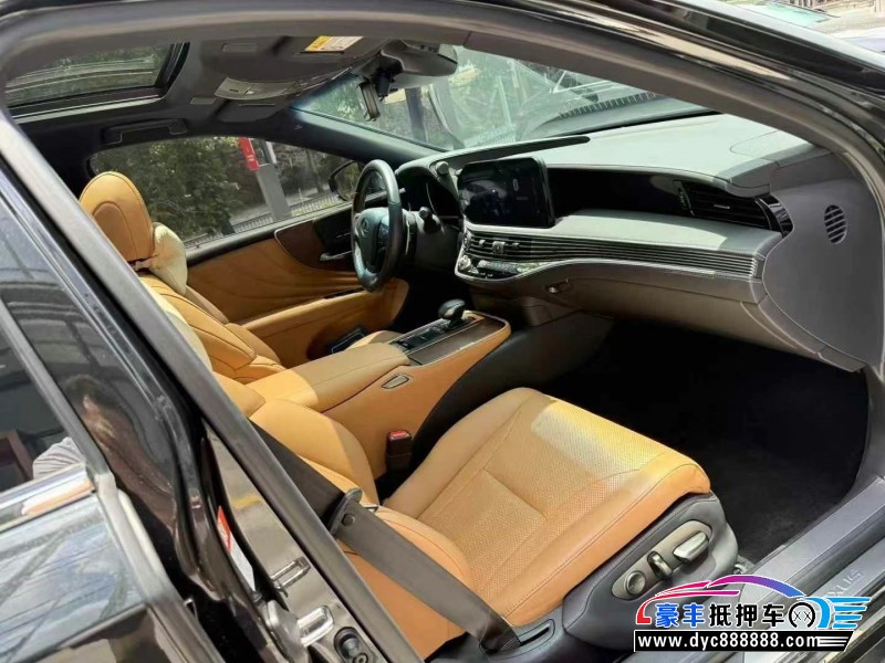 22年雷克萨斯LS轿车抵押车出售