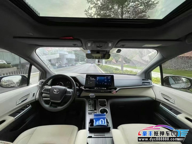 24年丰田格瑞维亚轿车抵押车出售