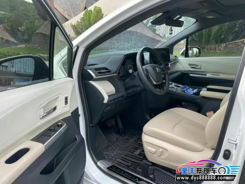 24年丰田格瑞维亚轿车抵押车出售