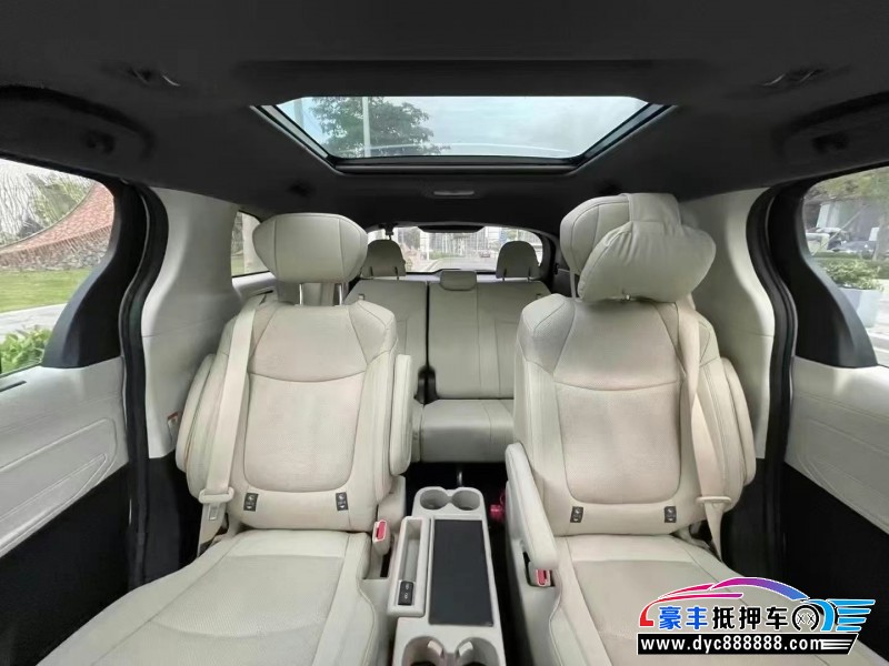 24年丰田格瑞维亚轿车抵押车出售