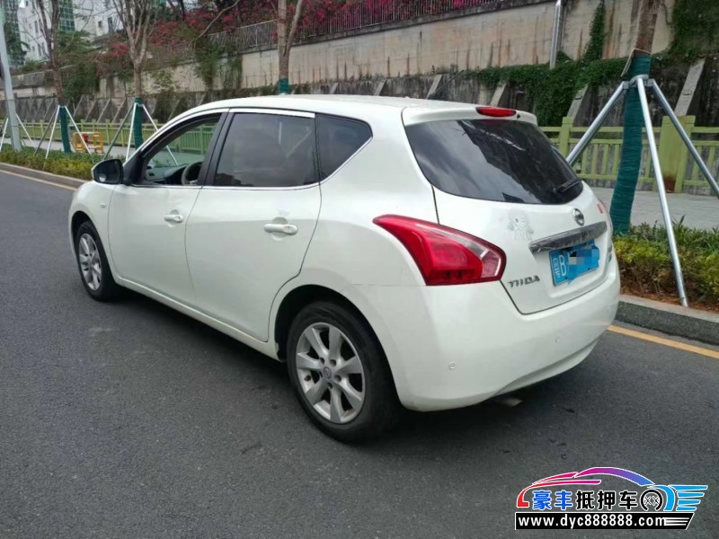 14年日产骐达轿车抵押车出售