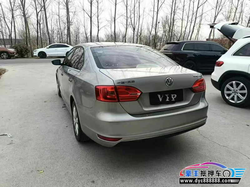 13年大众速腾轿车抵押车出售