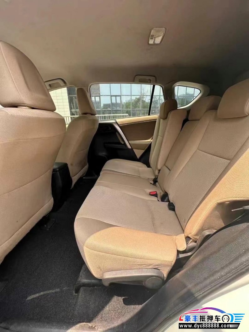 15年丰田RAV4荣放轿车抵押车出售