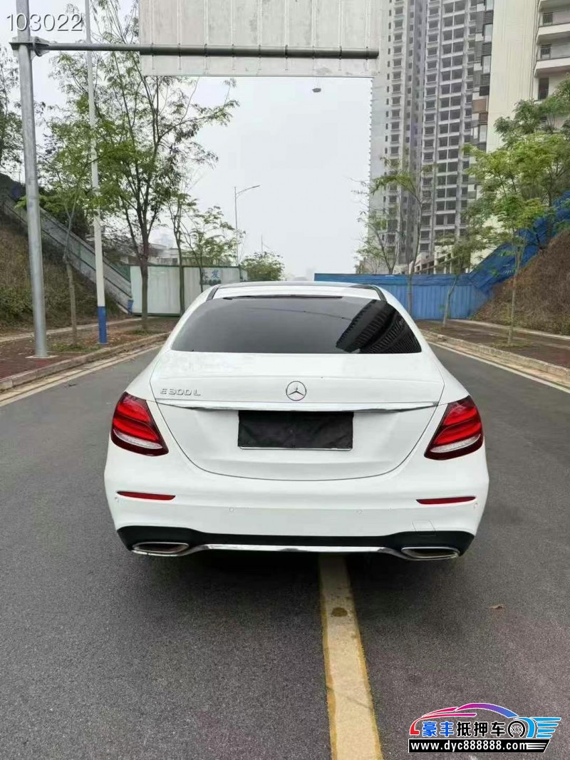 17年奔驰E轿车抵押车出售