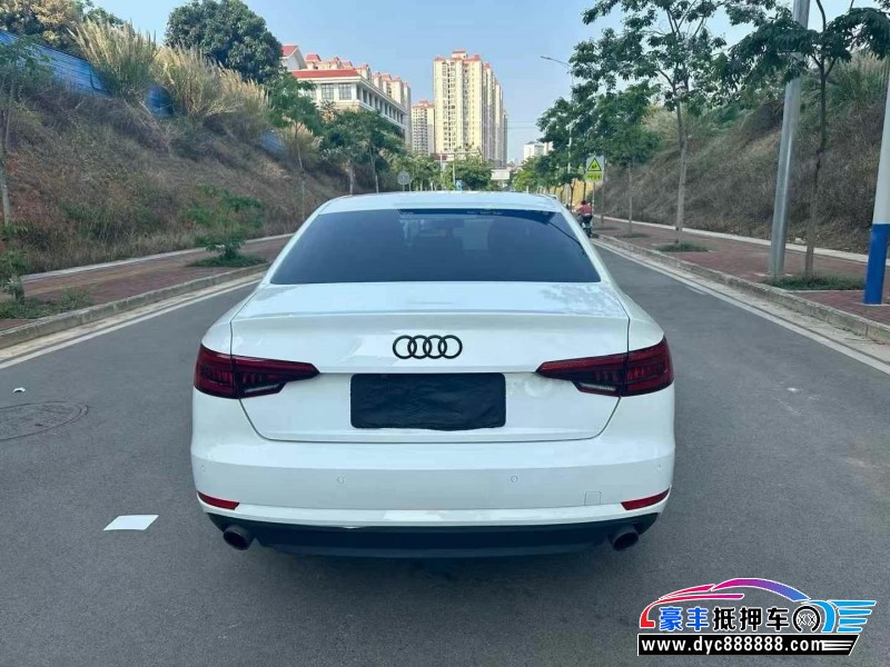 17年奥迪A4L轿车抵押车出售