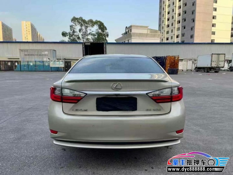 16年雷克萨斯ES轿车抵押车出售