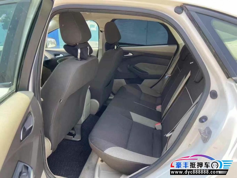 14年福特福克斯轿车抵押车出售