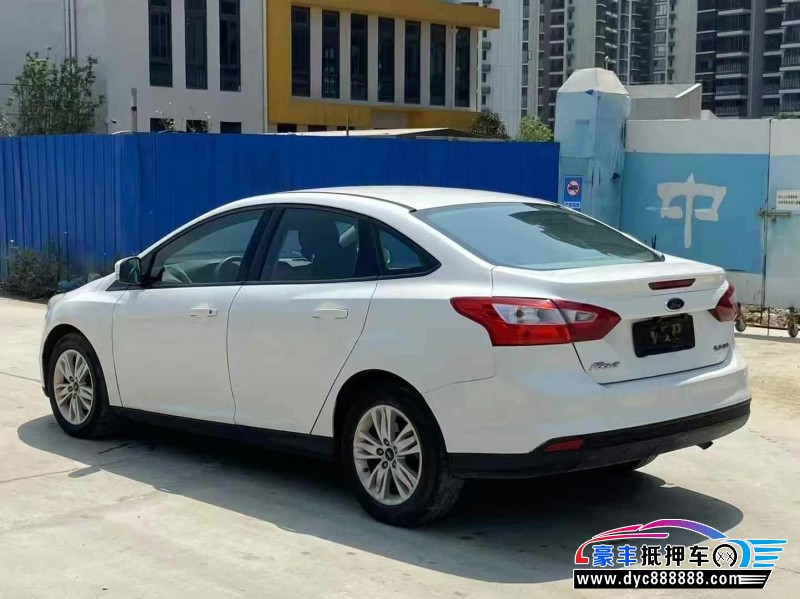 14年福特福克斯轿车抵押车出售