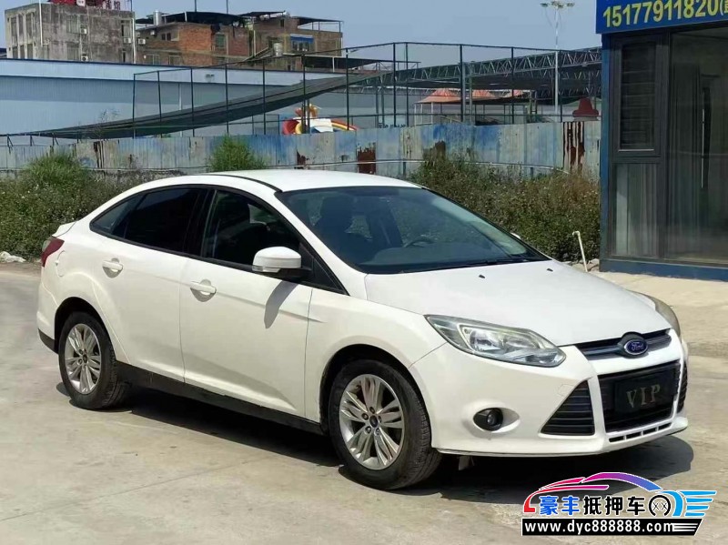 14年福特福克斯轿车抵押车出售