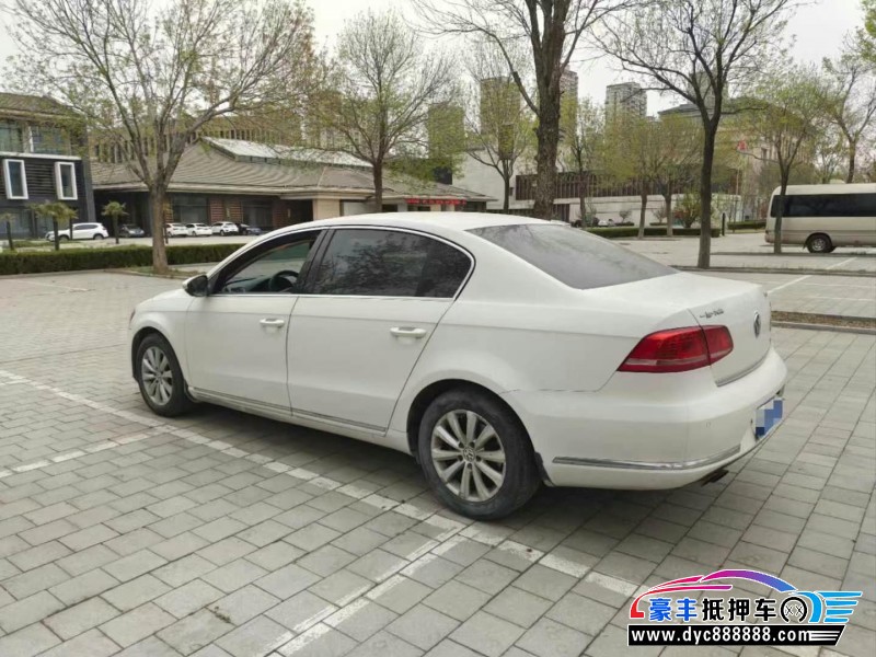 13年大众迈腾轿车抵押车出售