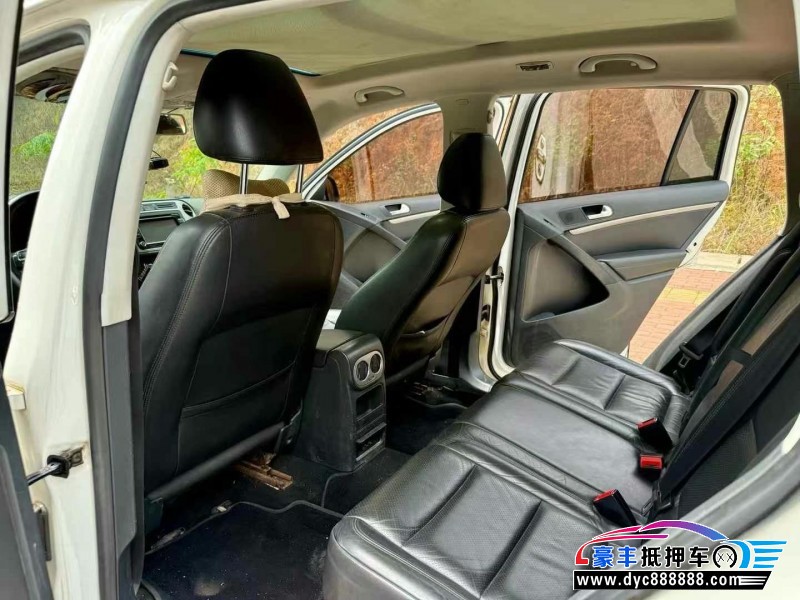 14年大众途观轿车抵押车出售