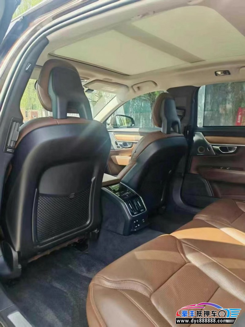 18年沃尔沃S90轿车抵押车出售