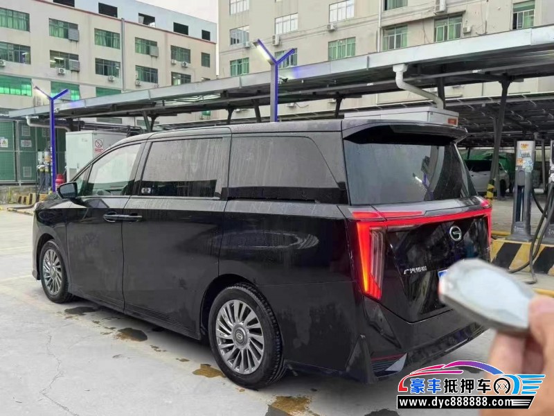 23年传祺M8轿车抵押车出售