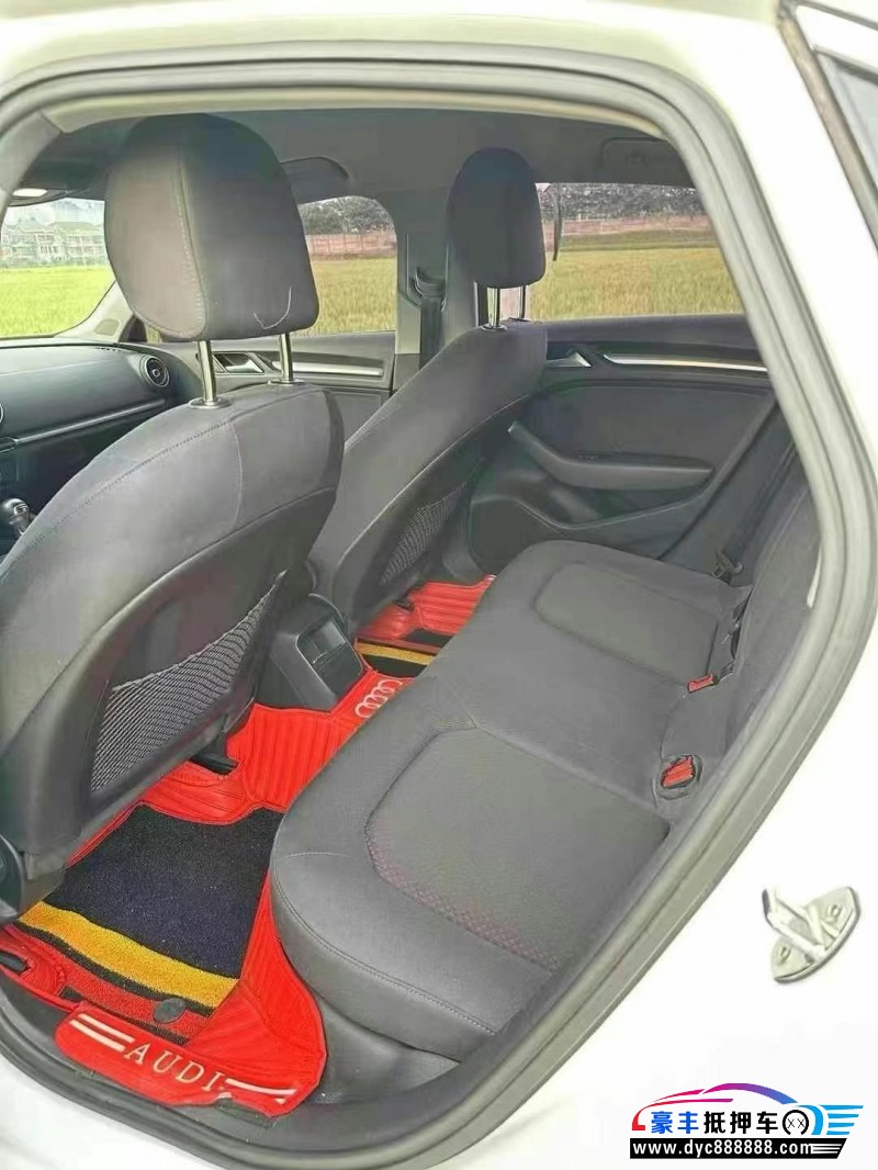 17年奥迪A3轿车抵押车出售