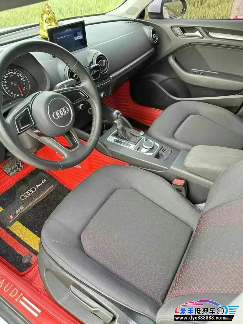 17年奥迪A3轿车抵押车出售