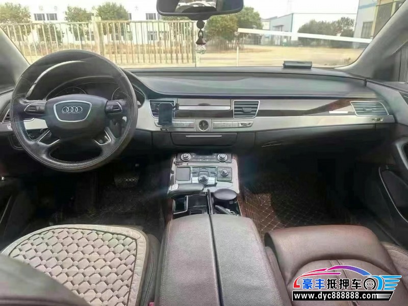 13年奥迪A8L轿车抵押车出售