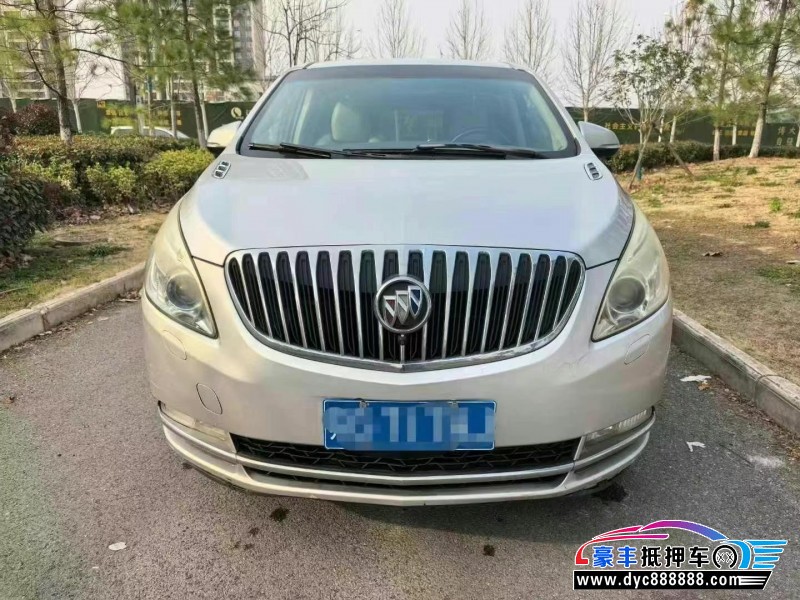 13年别克GL8轿车抵押车出售