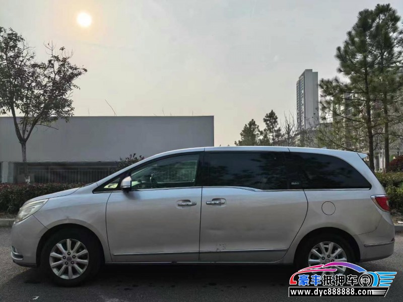 13年别克GL8轿车抵押车出售