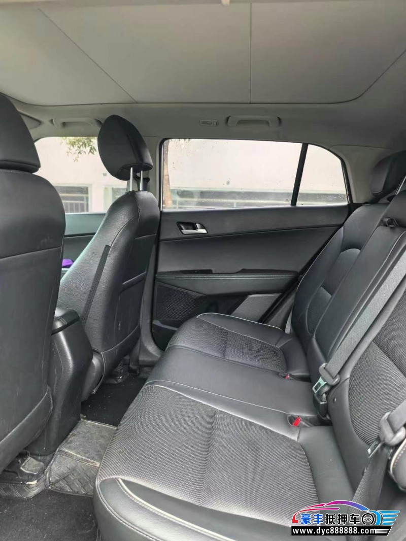 17年现代ix25轿车抵押车出售