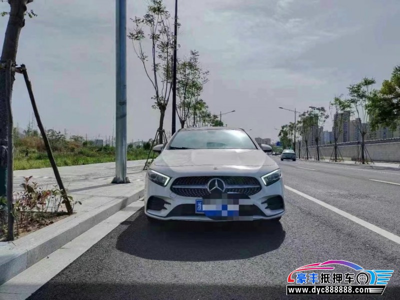 20年奔驰A轿车抵押车出售