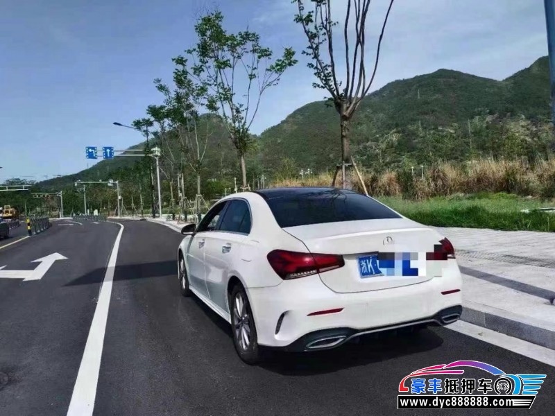 20年奔驰A轿车抵押车出售