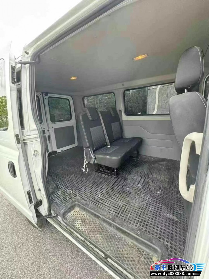 24年上汽大通V80轿车抵押车出售