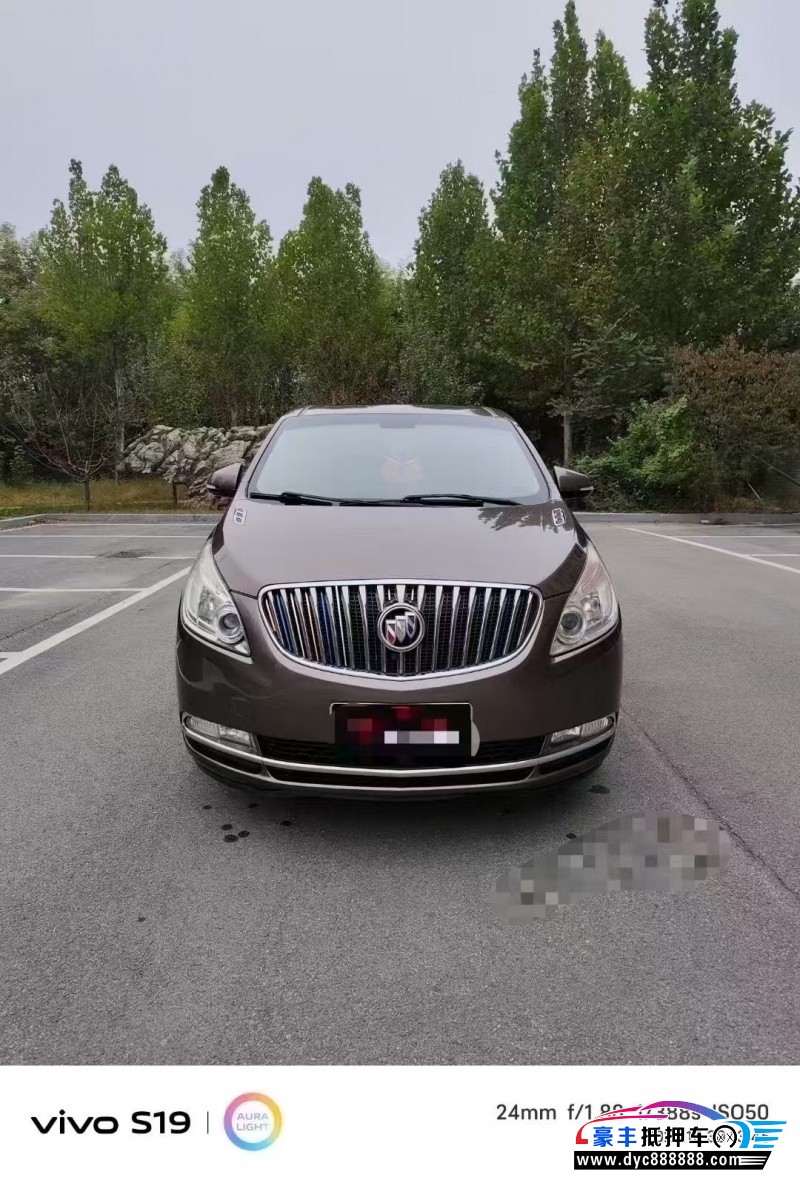 16年别克GL8轿车抵押车出售