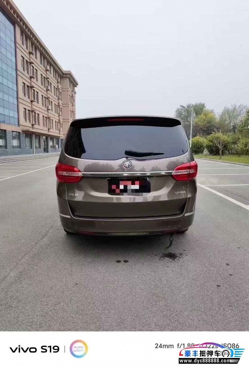 16年别克GL8轿车抵押车出售