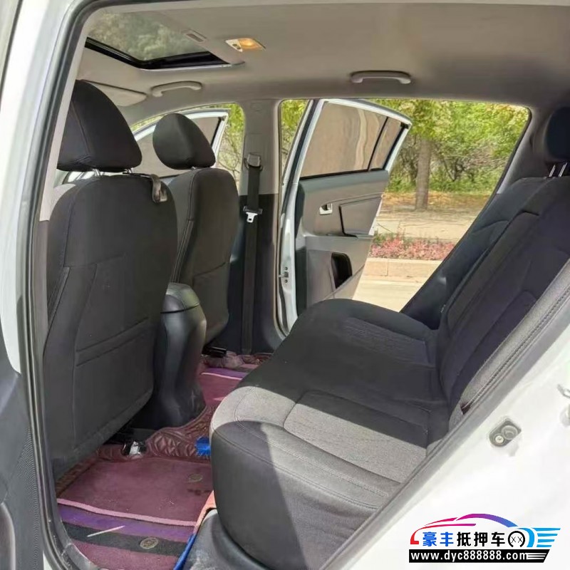 17年起亚智跑轿车抵押车出售