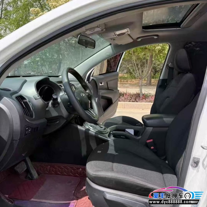 17年起亚智跑轿车抵押车出售