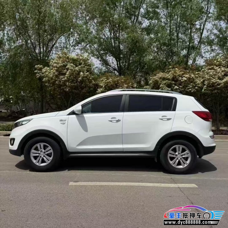 17年起亚智跑轿车抵押车出售