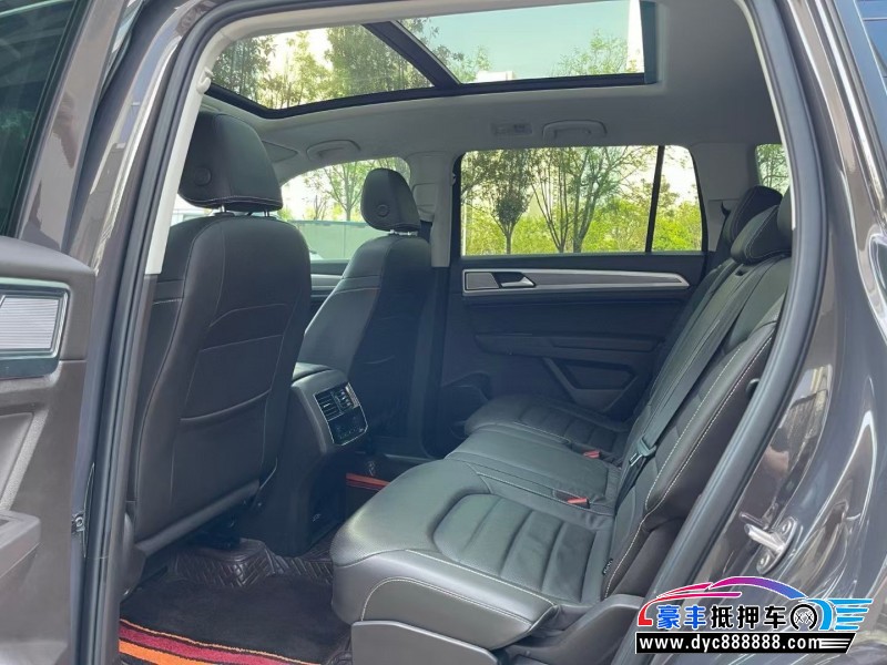 20年大众途昂轿车抵押车出售