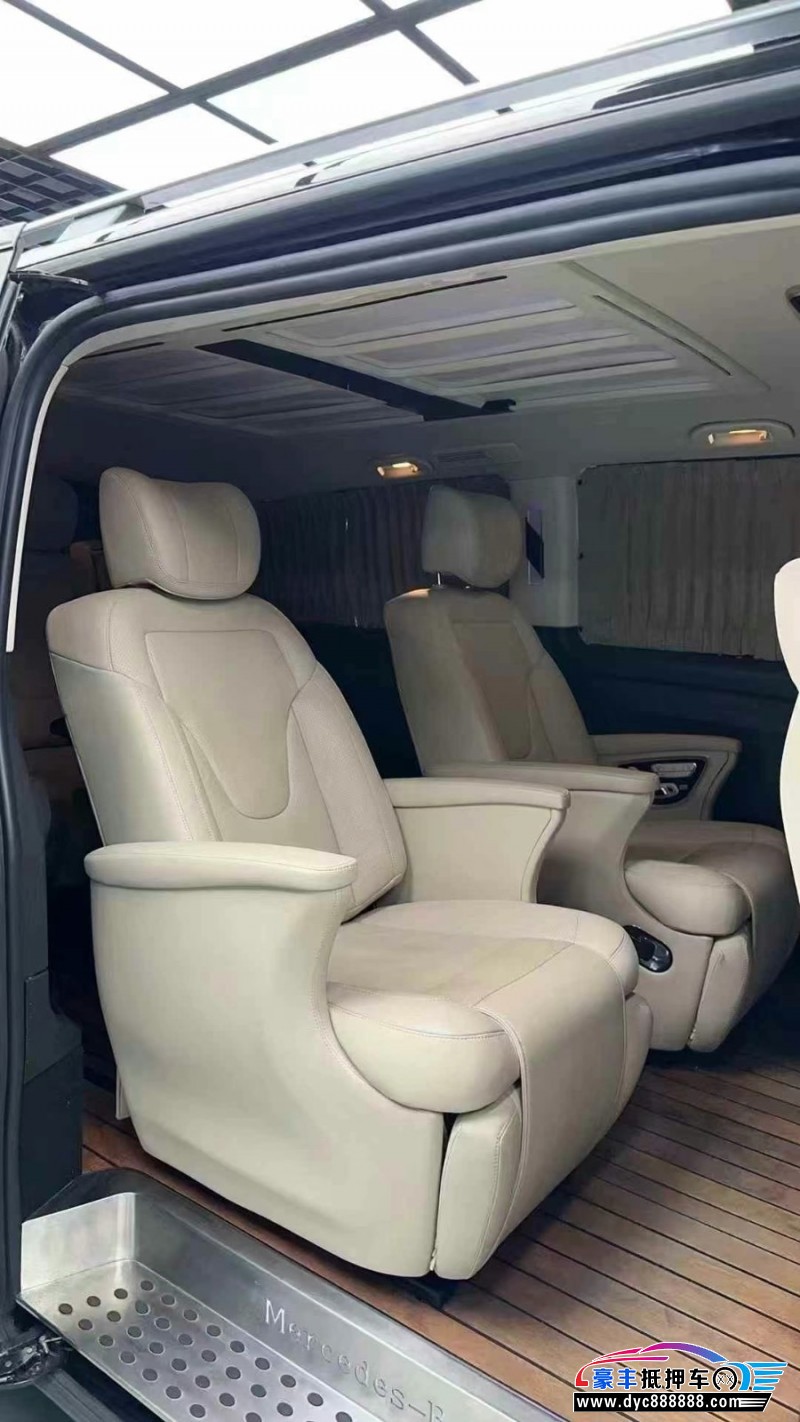 20年奔驰威霆轿车抵押车出售