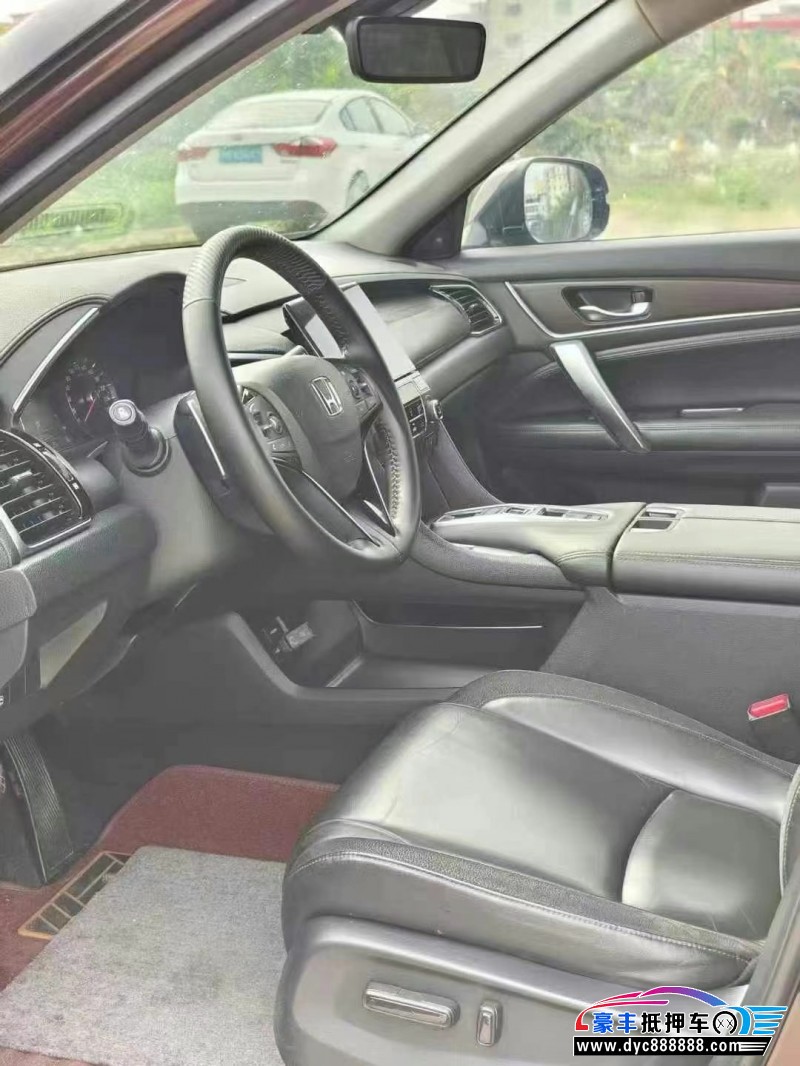 17年本田冠道轿车抵押车出售