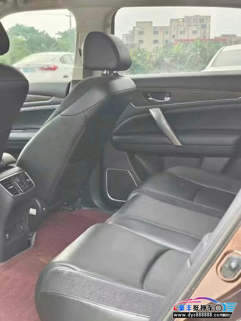 17年本田冠道轿车抵押车出售