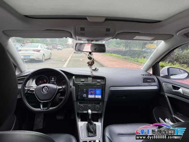 14年大众高尔夫轿车抵押车出售