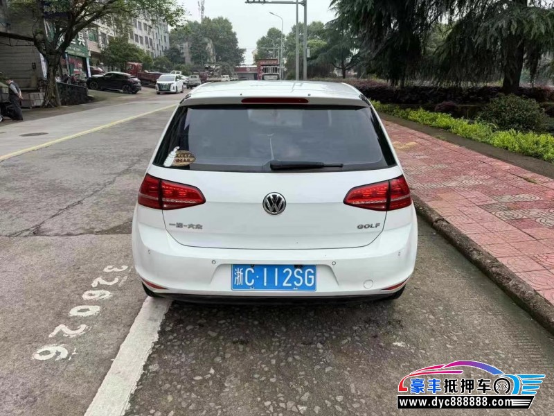 14年大众高尔夫轿车抵押车出售