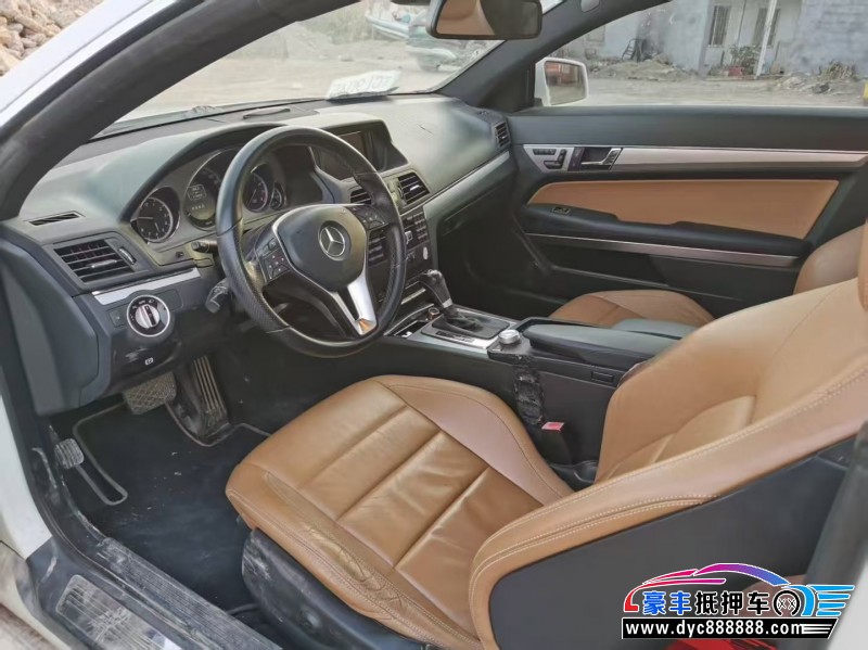 12年奔驰E轿车抵押车出售