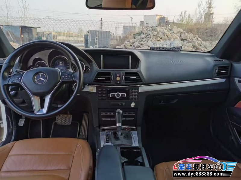 12年奔驰E轿车抵押车出售