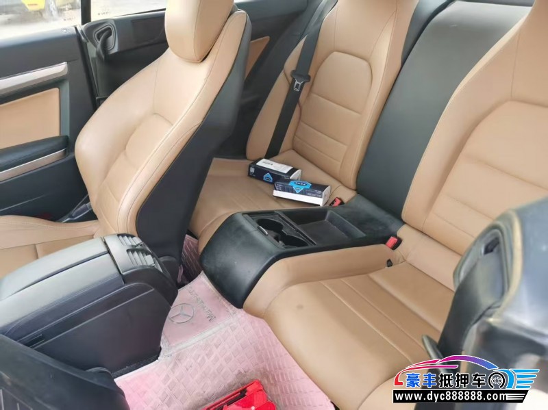 12年奔驰E轿车抵押车出售