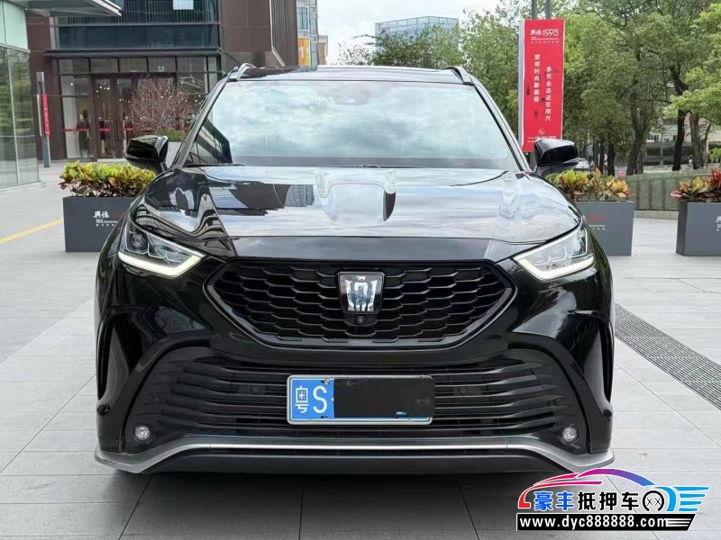 24年丰田皇冠轿车抵押车出售