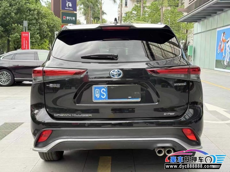 24年丰田皇冠轿车抵押车出售