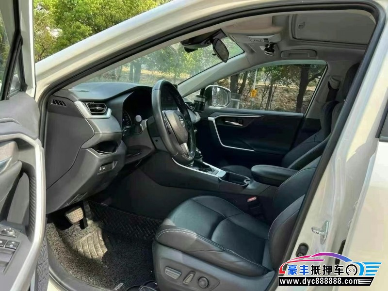 21年丰田威兰达轿车抵押车出售